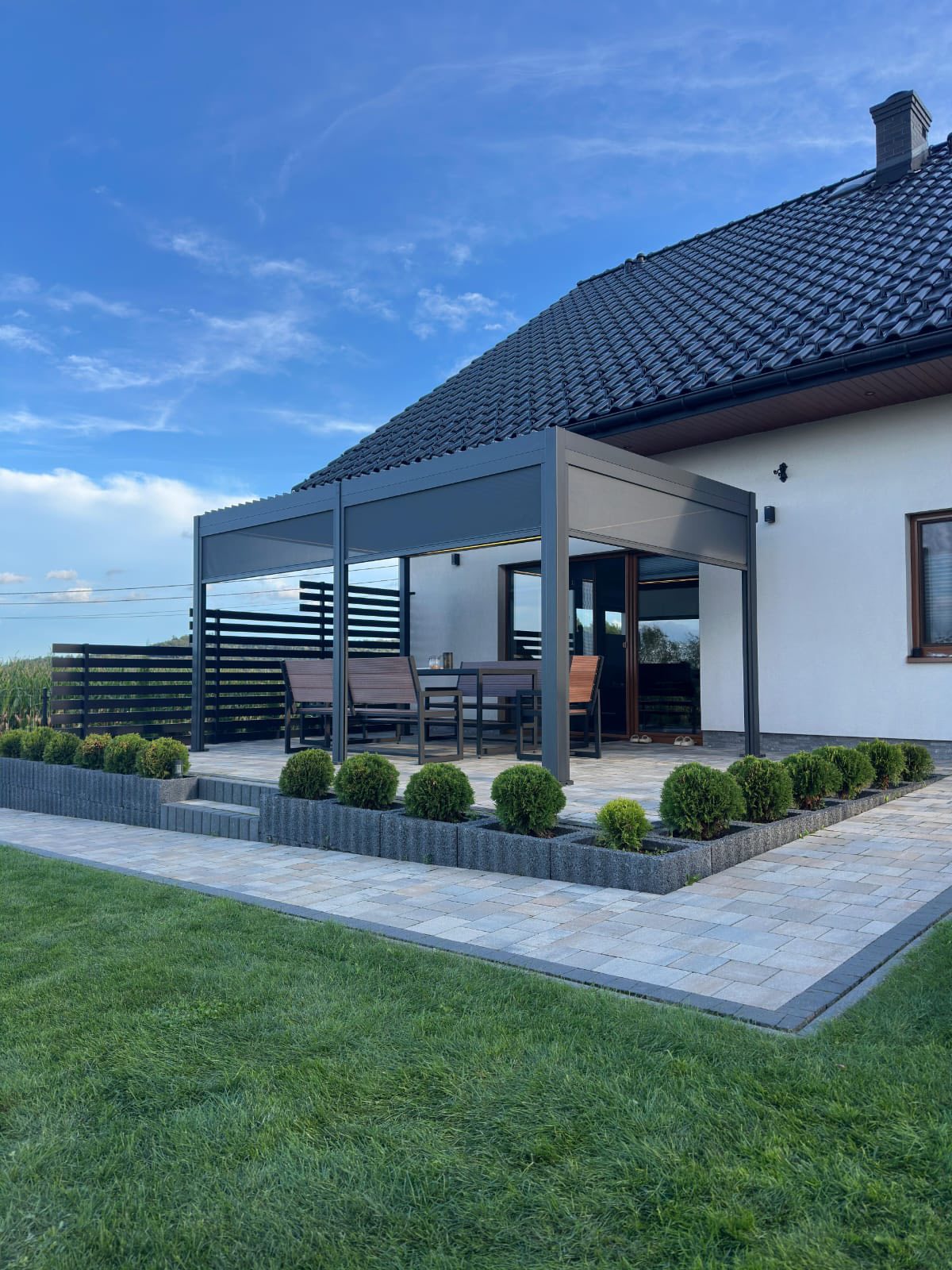 Roleta ZIP Screen do pergoli tarasowej — Świat Wanien SPA