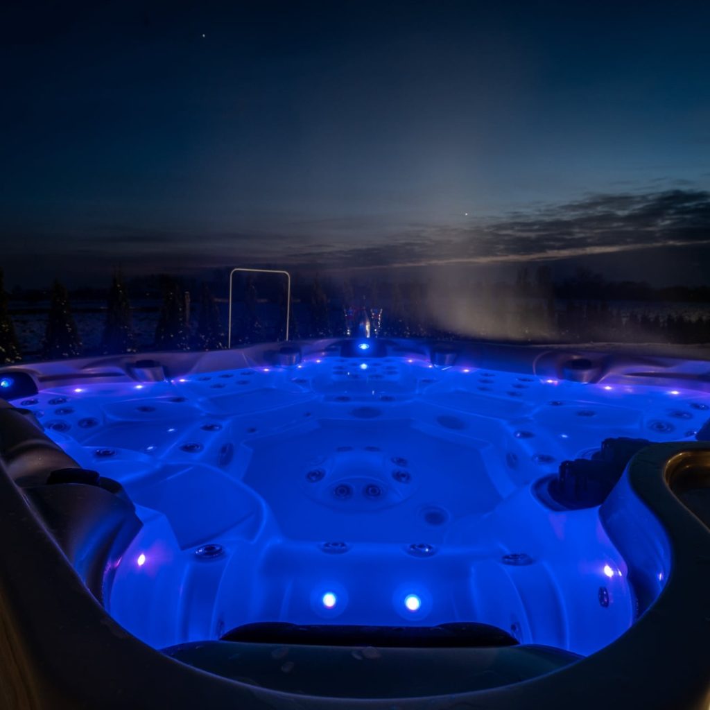 Wanna SPA zimą — eksploatacja jacuzzi ogrodowego w sezonie zimowym